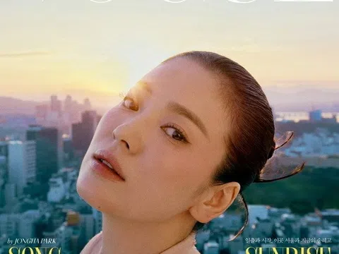 Song Hye Kyo lên bìa tạp chí 'Kẻ thứ ba", Yoo Ah In bày tỏ tình cảm đặc biệt